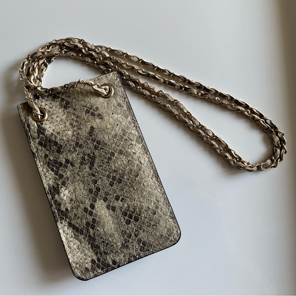 Women’s Guess Cellphone & Cardholder Case w Chain Crossbody - Picture 5 of 9